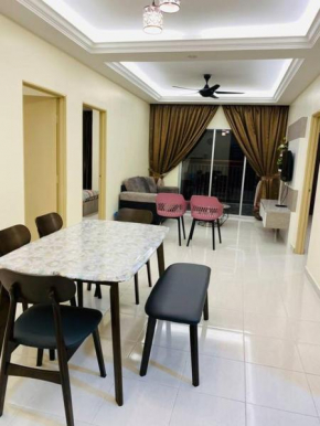Emerald Avenue Apartment Madam Ng.